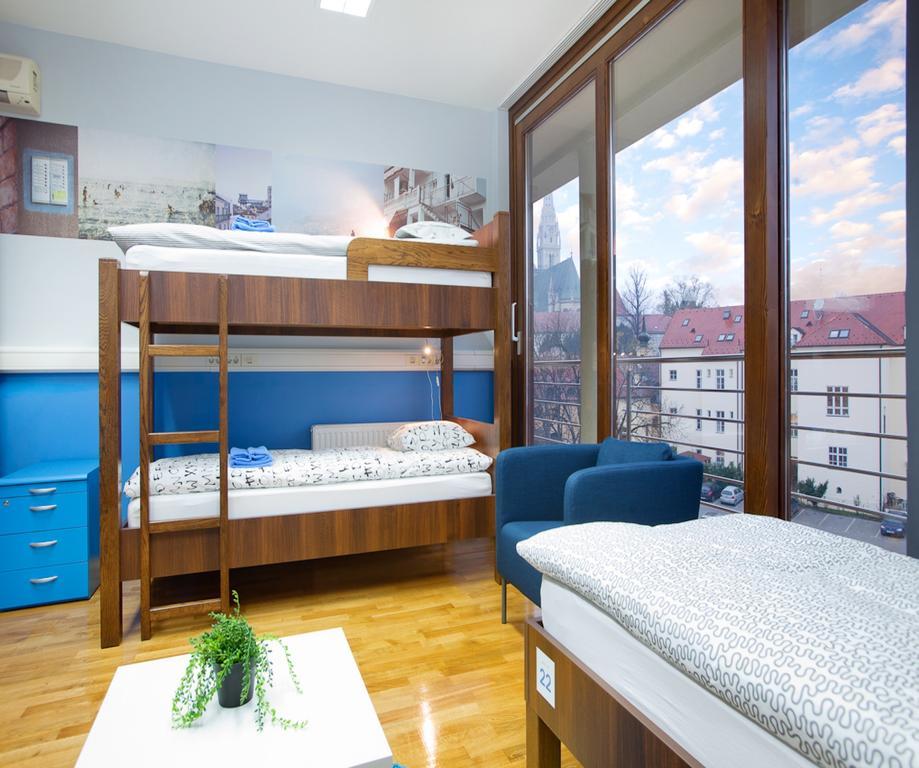 Hostel Bureau Zagreb Room photo